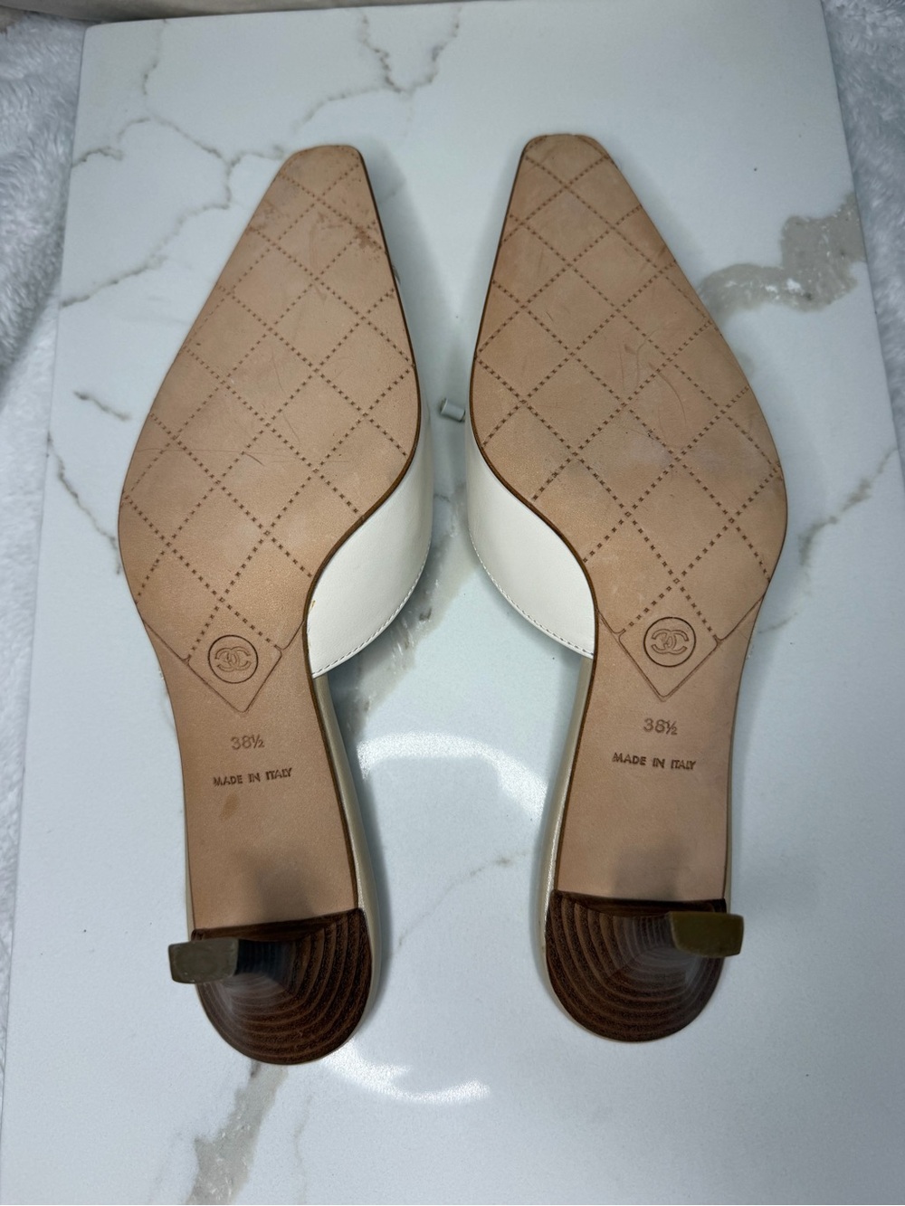 CHANEL Two-Tone Cream and Beige Lace-Front Leather Mules - Picture 3 of 3